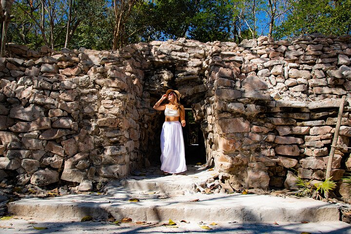 Cancun Extreme Local Adventure: Tulum Guided Tour, Magical Cenote, Lagoon Snorkeling and Beachside Lunch