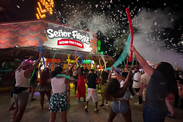 Bar Crawl Madness Tour in Cancun | 2026 VIP Concierge