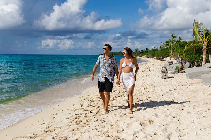 Cancun Extreme Local Adventure: Hidden Cenote Swim: Snorkeling, Sea Turtles and Beachside Lunch