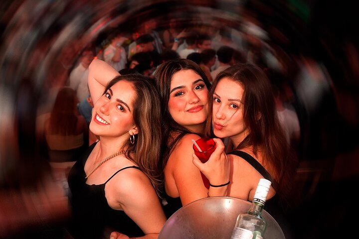 Bar Crawl Madness Tour in Cancun | 2026 VIP Concierge