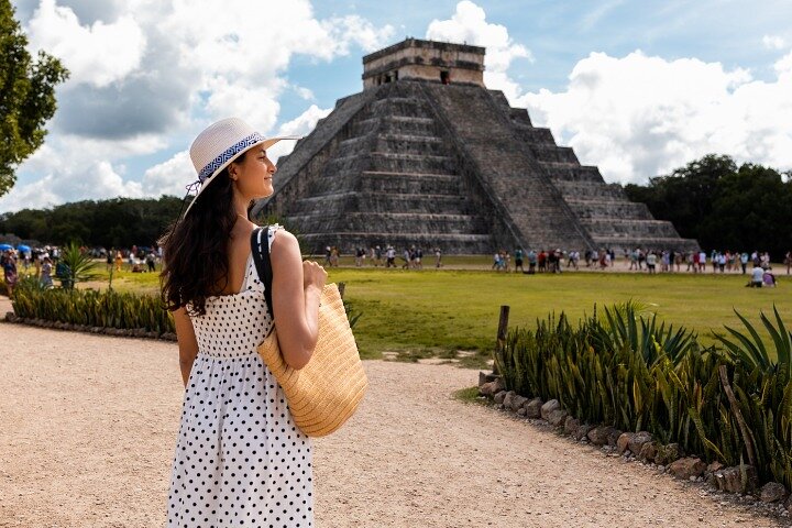 Chichen Itza Premium Access 2026: Early morning Chichen Itza Tour: Cenote and Tequila Tasting