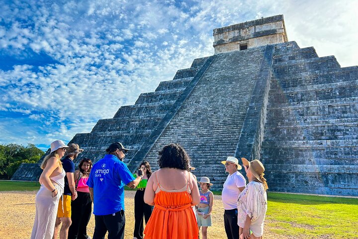 Chichen Itza Premium Access 2026: Chichen Itza, Cenote & Valladolid Tour with Tequila and Lunch
