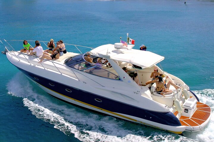 Private Premium Yacht 46FT Rental in Cancún | 2026 VIP Concierge