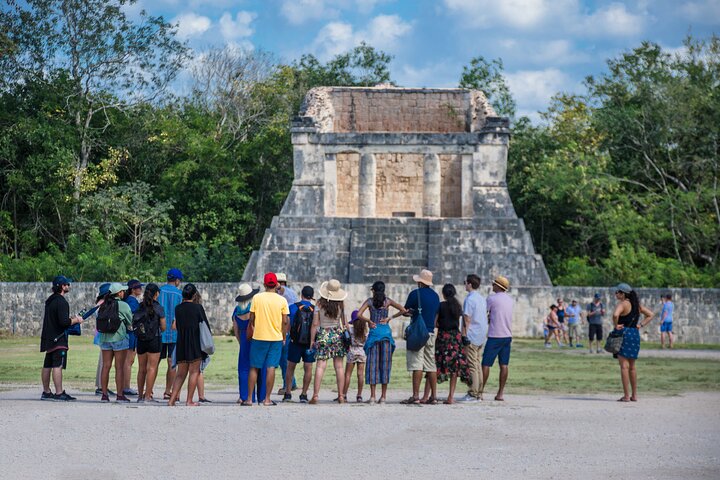 Chichen Itza Premium Access 2026: Chichen Itza, Cenote & Valladolid Tour with Tequila and Lunch