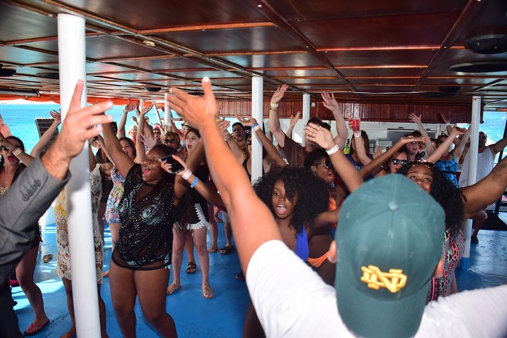 VIP Isla Mujeres Sailing: Dancer Cruise Isla Mujeres Snorkel Food and Drinks Included